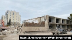 Залишки мозаїки «Гуцульський танець» на місці колишнього пансіонату «Джерельце», квітень 2024 року