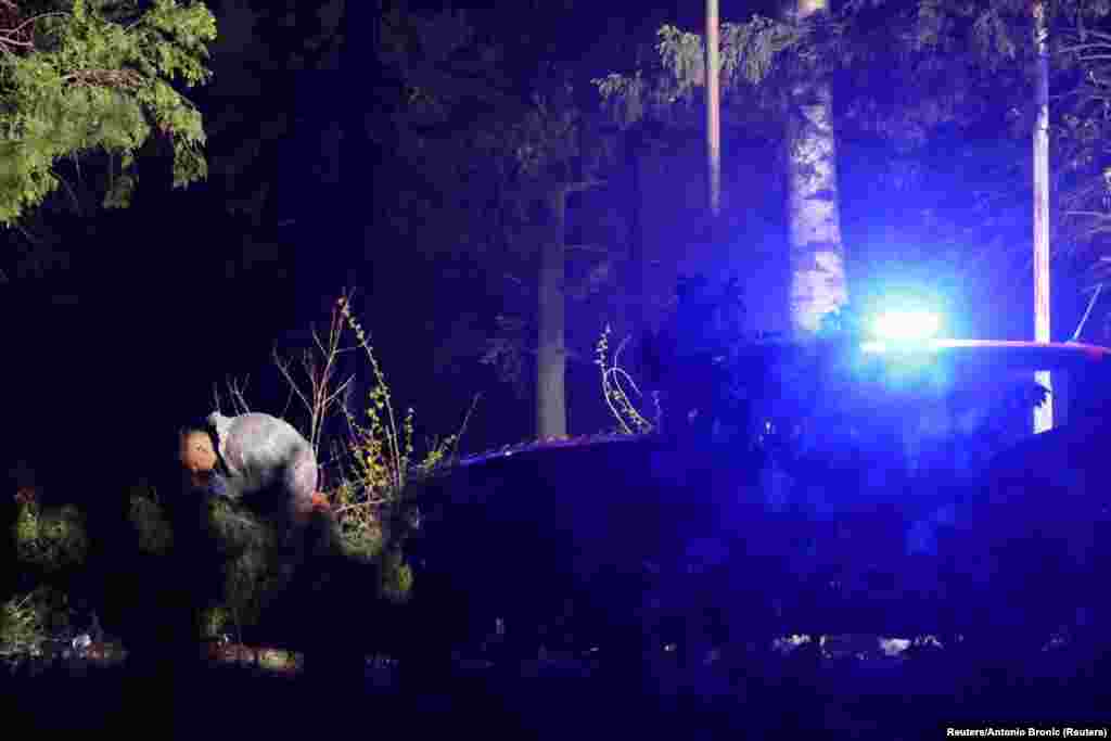 Do pucnjave u Mladenovcu je došlo dan nakon višestrukog ubistva u beogradskoj osnovnoj školi, gde je 13-godišnjak ubio devetoro, a ranio sedmoro učenika i zaposlenih.