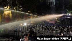 აქციაზე "აგენტების კანონის" წინააღმდეგ. 1 მაისი, 2024 წელი