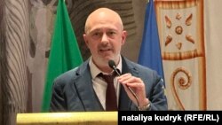 Італійський журналіст Антоніо Талія, автор книжки-розслідування «Сезон шпигунів»