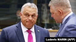 Премьер Венгрии Орбан (слева) и премьер Словакии Фицо