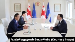 ელჩი ჭოუ ციენი ხვდება პრემიერ ირაკლი ღარიბაშვილს