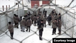 Яке аз зиндонҳои Русия. Акс аз богйонӣ