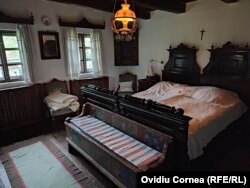 Cameră rustică la Micloșoara