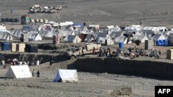 خیمه های مهاجرین برگشته از پاکستان در منطقه سرحدی تورخم- ولایت ننگرهار