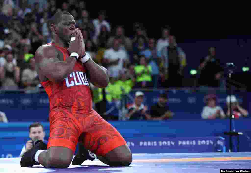 Борець греко-римського стилю Міхаїн Лопес&nbsp;&ndash; перший в історії спортсмен, який виграв п'ять особистих золотих медалей на п'яти Олімпіадах поспіль &nbsp;