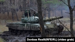 Танкісти 4-ї ОТБр ЗСУ стримують війська РФ на Лиманському напрямку