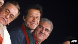 عمران خان تر دې مخکې ویلي ول چې د زمان پارک جلسې مشرۍ ته ورځي - پخوانی انځور.