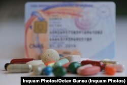 Pentru a avea acces la servicii medicale decontate de Casa Națională de Asigurări de Sănătate, românii au nevoie de un card de sănătate care să „valideze” că ei plătesc lunar cei 10% din salariul brut.