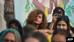 نرښځیانو په تېرو کلونو کې د جنسي پېژندګلوۍ په اړه د یوشمېر حقونو لپاره مظاهرې کړې دي - د ۲۰۲۲ز کال د نومبر ۲۰مې انځور.