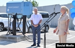 Руслан Дєвлєчаєв та «міністерка фінансів» Криму Ірина Ківіко