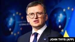 Дмитро Кулеба отримав уночі звіт від Вашингтона про варіанти розвитку подій щодо виділення фінансової допомоги від США