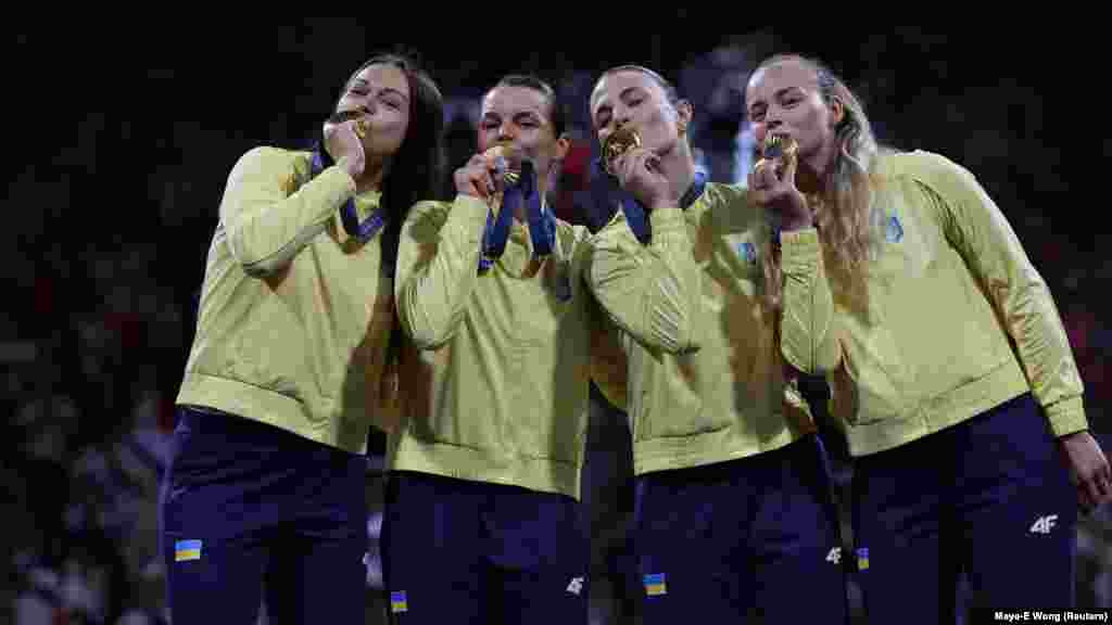 &laquo;Золото&raquo;&nbsp;у командному турнірі з фехтування на шаблях&nbsp;&ndash; друге в історії. Вперше українки вибороли його у 2008 році, тоді команду також врятувала Ольга Харлан, яка тільки починала свою професійну кар'єру &nbsp;