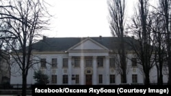 Будівля ліцею №2 імені А. П. Бахути у Новій Каховці, фото ілюстративне