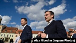 Allen Coliban (dreapta) este candidatul Alianței Dreapta Uniră la Primăria Brașovului.