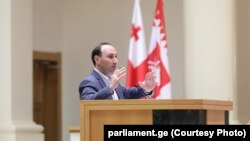 ანრი ოხანაშვილი, პარლამენტის იურიდიულ საკითხთა კომიტეტის თავმჯდომარე 