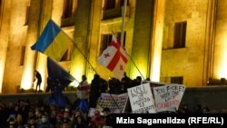 აქცია პარლამენტის წინ. 9 მარტი, 2023 წელი