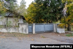 Proprietatea din Pancearevo dă impresia că ar fi nelocuită de ani de zile.