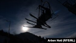 Bora josh turistët drejt Brezovicës 