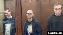 Artem Kamardin i-a implorat pe judecători să-l lase „să se întoarcă acasă”. 