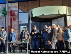 Президент Садыр Жапаров “Дордой” базарында. 5-декабрь, 2023-жыл.