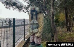 Паркан біля моря в Гурзуфі, архівне фото