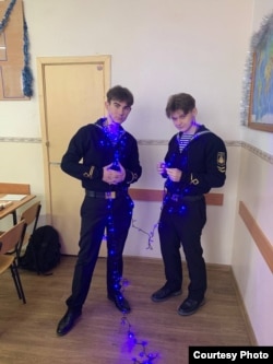 Богдан Пилипенко разом зі своїм другом Сашком. Фото з особистого архіву родини