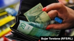 Dinari serb - Fotografi ilustruese.