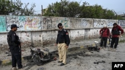 په پاکستان کې په دې وروستیو کې پر پوځ او پولیسو بریدونه زیات شوي. پخوانی انځور