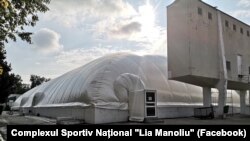 Multiplul campion olimpic, modial și european la înot David Popovici a făcut de mai multe ori apeluri către autorități să grăbească refacerea bazinului de înot acoperit din Complexul Sportiv Național Lia Manoliu, din București.