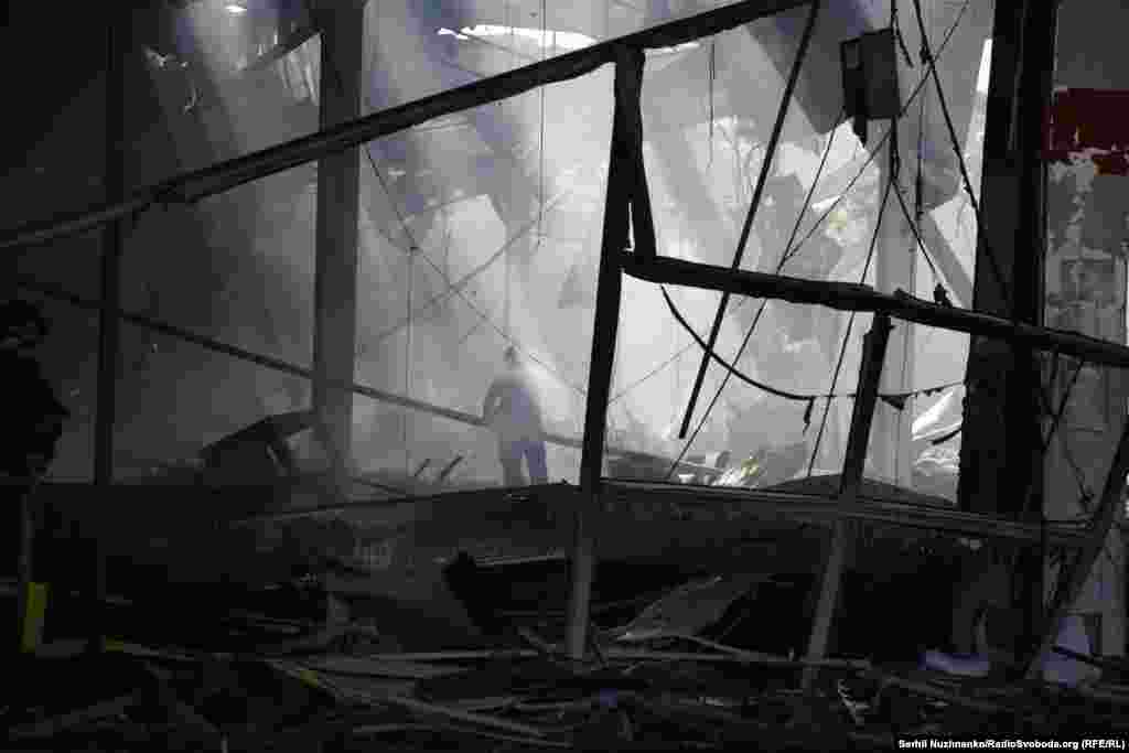 Все вигоріло вщент... Супермаркет є цивільним об'єктом, цілеспрямований удар по таких об'єктах кваліфікується як воєнний злочин &nbsp;