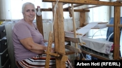 Cyme Zeqiraj duke punuar me vek.