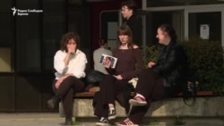 Зошто младите се разочарани од политичарите?