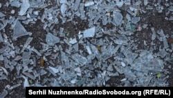 За повідомленням, удар близько 8:15 був завданий уніфікованим міжвідовим планерувальним боєприпасом УМПБ, внаслідок цього є руйнування багатоповерхівки (фото ілюстративне)