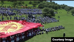 Окуя жазылган видеодон алынган сүрөт. 2-май, 2024-жыл. Сузак району. 