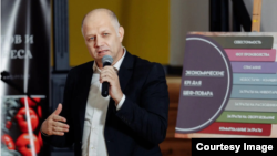 Anatoli Prizenco a recunoscut implicarea sa în operațiunea de desenare a stelelor lui David la Paris, despre care a spus că a avut ca scop să transmită „un mesaj de sprijin” comunității evreiești din Franța.