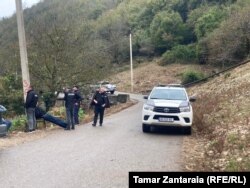 პოლიციელები ბალდის კანიონთან მომხდარი პროტესტის შემდეგ.