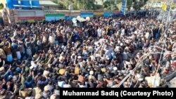 د ډېسېمبر ۲۷مې په مظاهره کې ګڼو خلکو ګډون وکړ. 