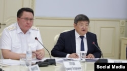 Курманкул Зулушев, Акылбек Жапаров.