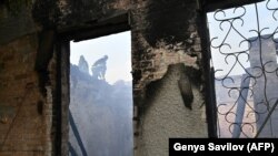 За його словами, минулої доби українські військові відбили чотири штурми з боку загарбників, на п’ятому напрямку «бої точаться й досі»