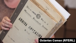 Dosar din arhiva fostei Securități comuniste aflat acum în depozitele CNSAS.