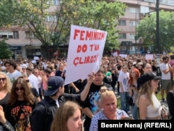 "Feminizmi do t'na çlirojë".