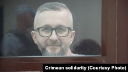 Напередодні дружина Нарімана Джеляла повідомила, що його й братів Асана та Азіза Ахтемових етапували до тюрем у Росії