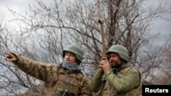 دو تن از سربازان اوکراینی