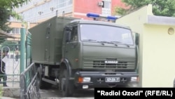 Даромадгоҳи Додгоҳи олии Тоҷикистон. Акс аз соли 2017