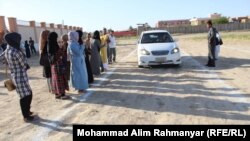 یک آموزشگاه رانندگی موتر برای بانوان درشهرشبرغان