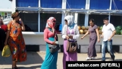  Валютные менялы. Туркменистан (архивное фото)