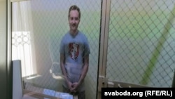 Зьміцер Фурманаў падчас суду 1 ліпеня (Фурманава судзілі дыстанцыйна, па відэасувязі)