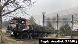 Грузовик, сожжённый во время Январских событий в Алматы