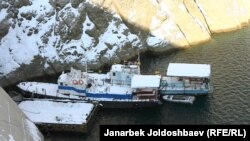 На Токтогульской ГЭС.